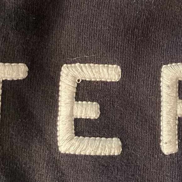 Hollister Sweatshirt - Picture 6 of 6